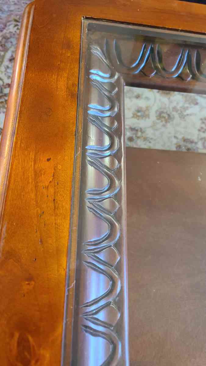 Decorated wooden coffee table 2 tier with glass top