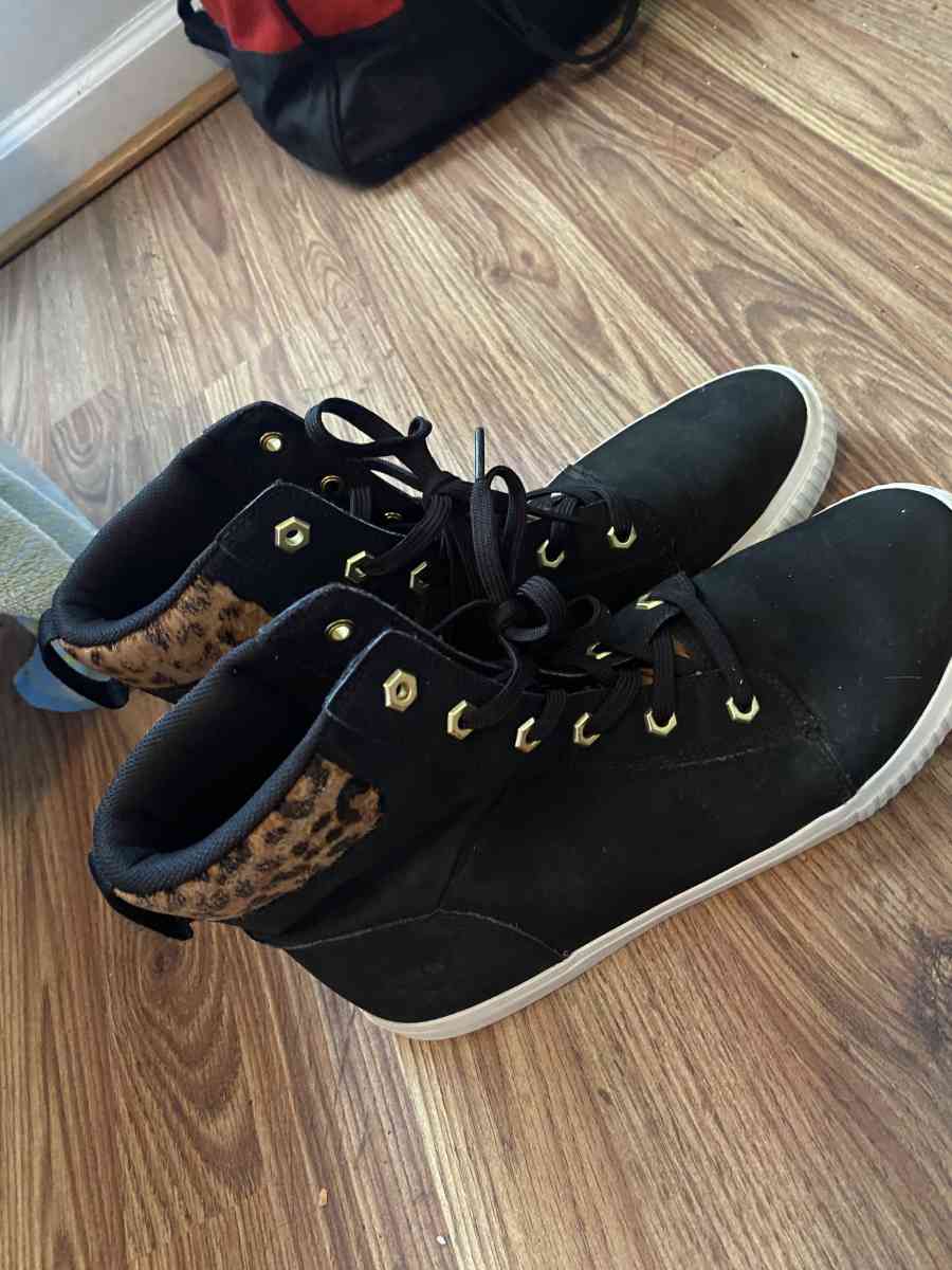 timberland animal print lace up boots