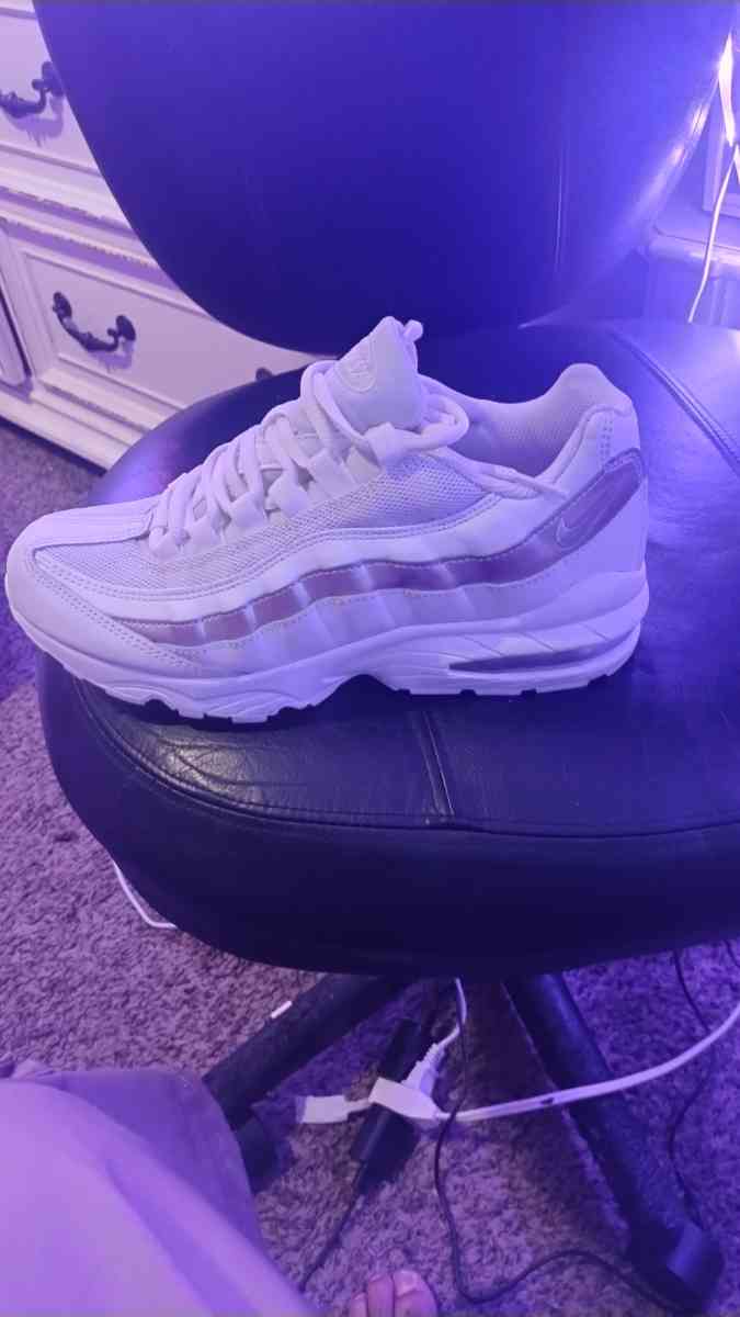 womans fashion 8 and half to 9 shoe