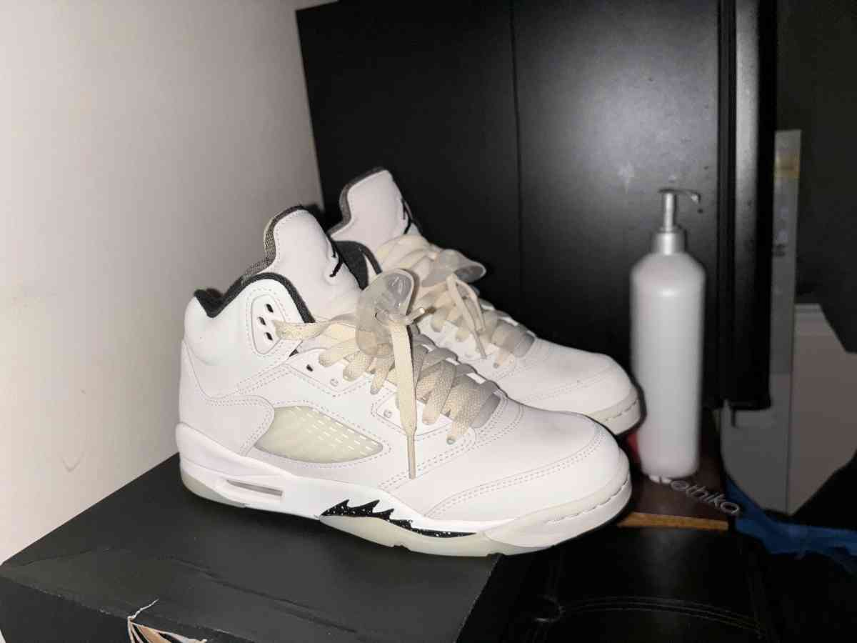 Jordans 5 retro SE sail