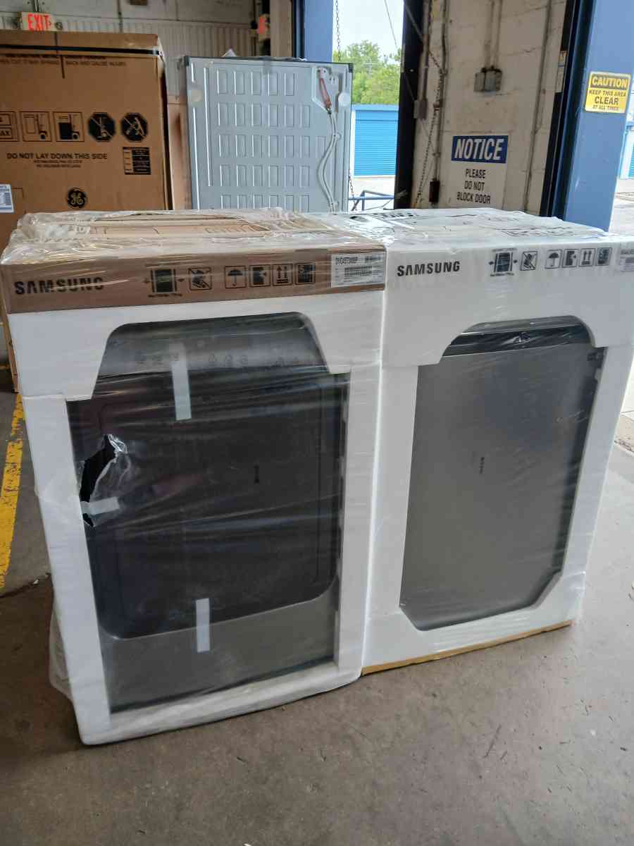 Brand New Samsung washer and gas dryer set