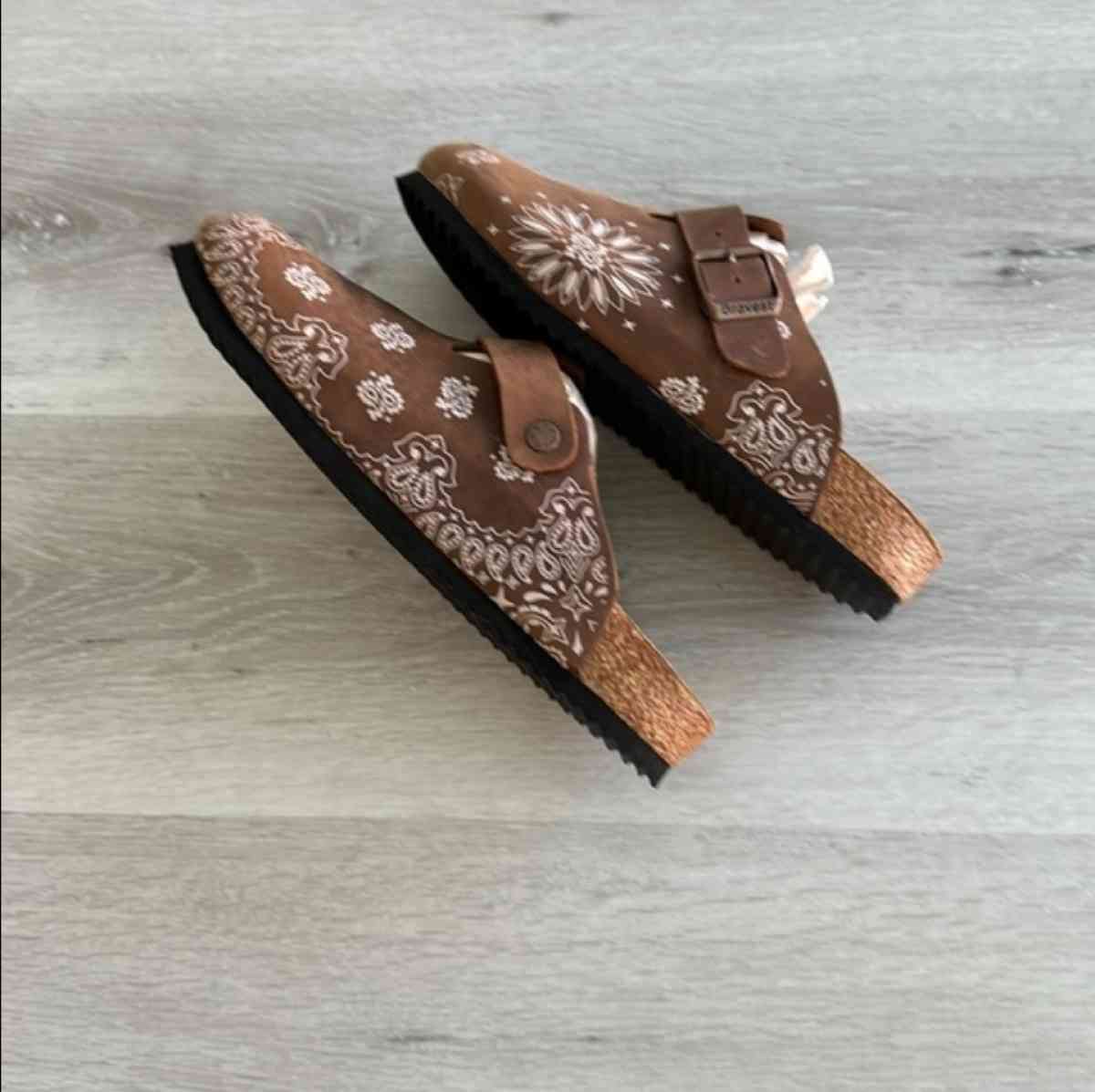 Bravest Studio London Mule Mocha Paisley 9 NWT