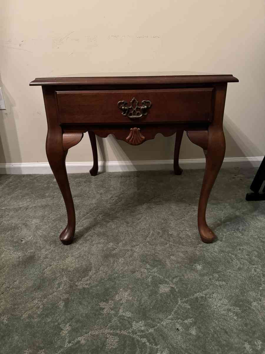2 End Tables