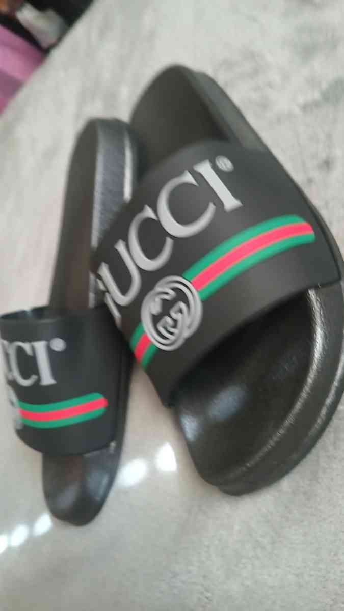 Gucci slides size 42