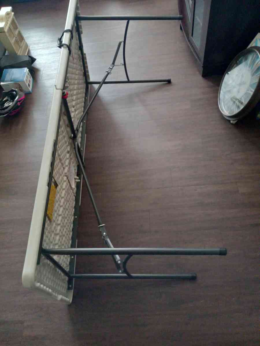 6 ft utility table