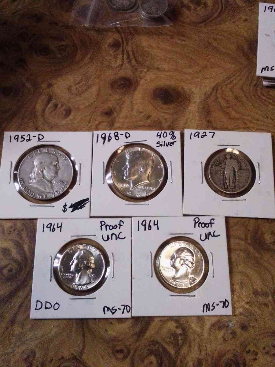 Silver coins an Bank notes