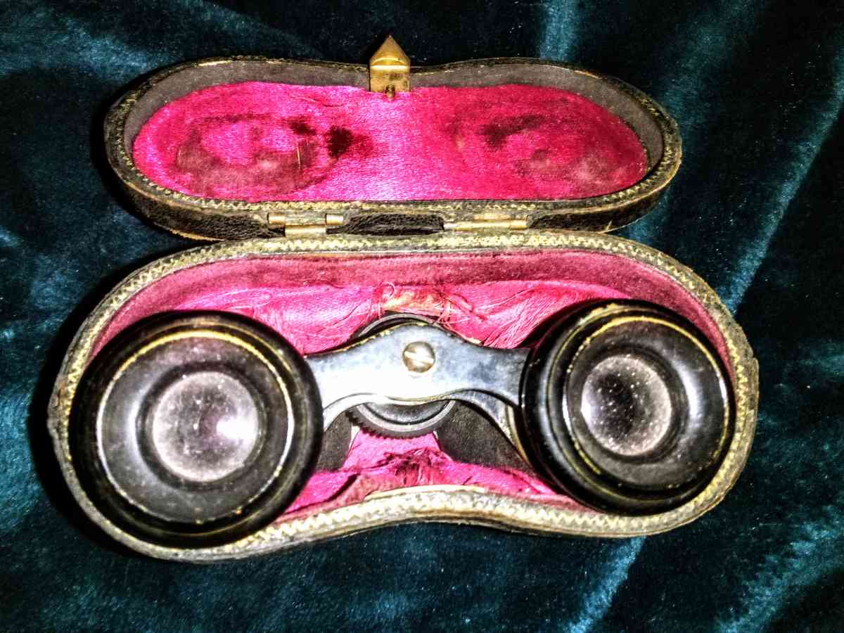1898 French opera glasses