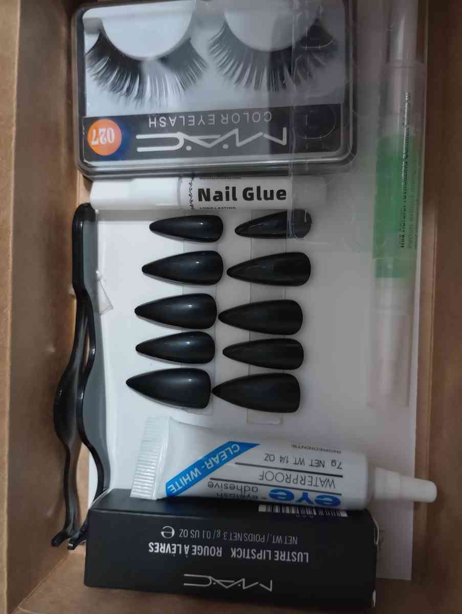 Complete Nail  Lash Beauty boxes