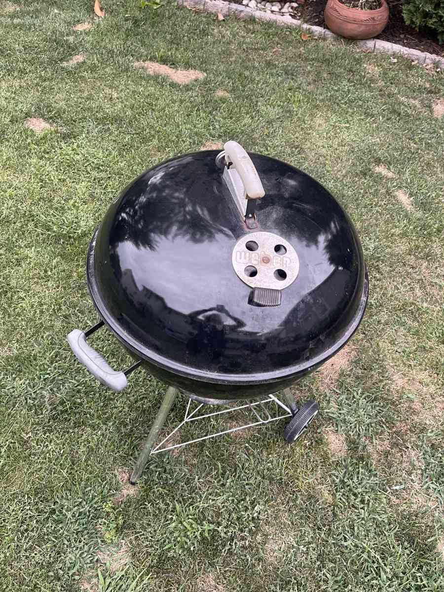 Weber 22 inch charcoal grill