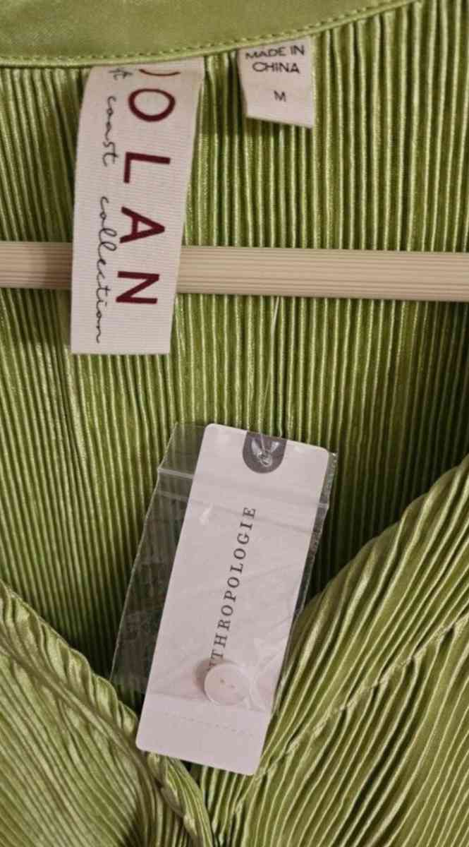 ANTHROPOLOGIE DOLAN GREEN LETTUCE HEM BUTTON BLOUSE