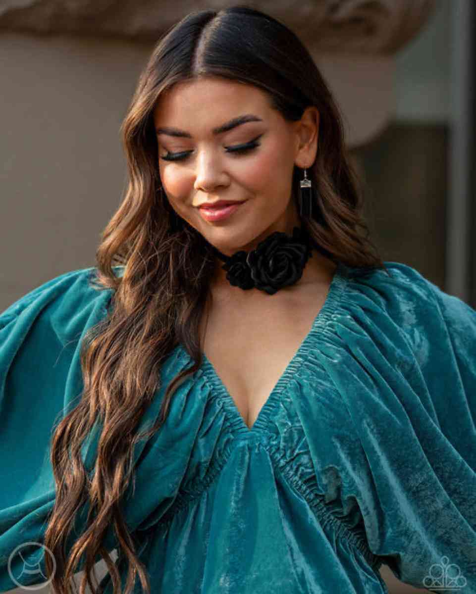 Very Viscountess Black Choker