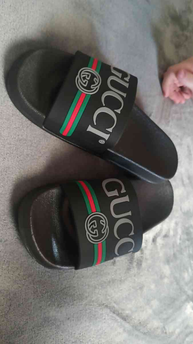 Gucci slides size 42