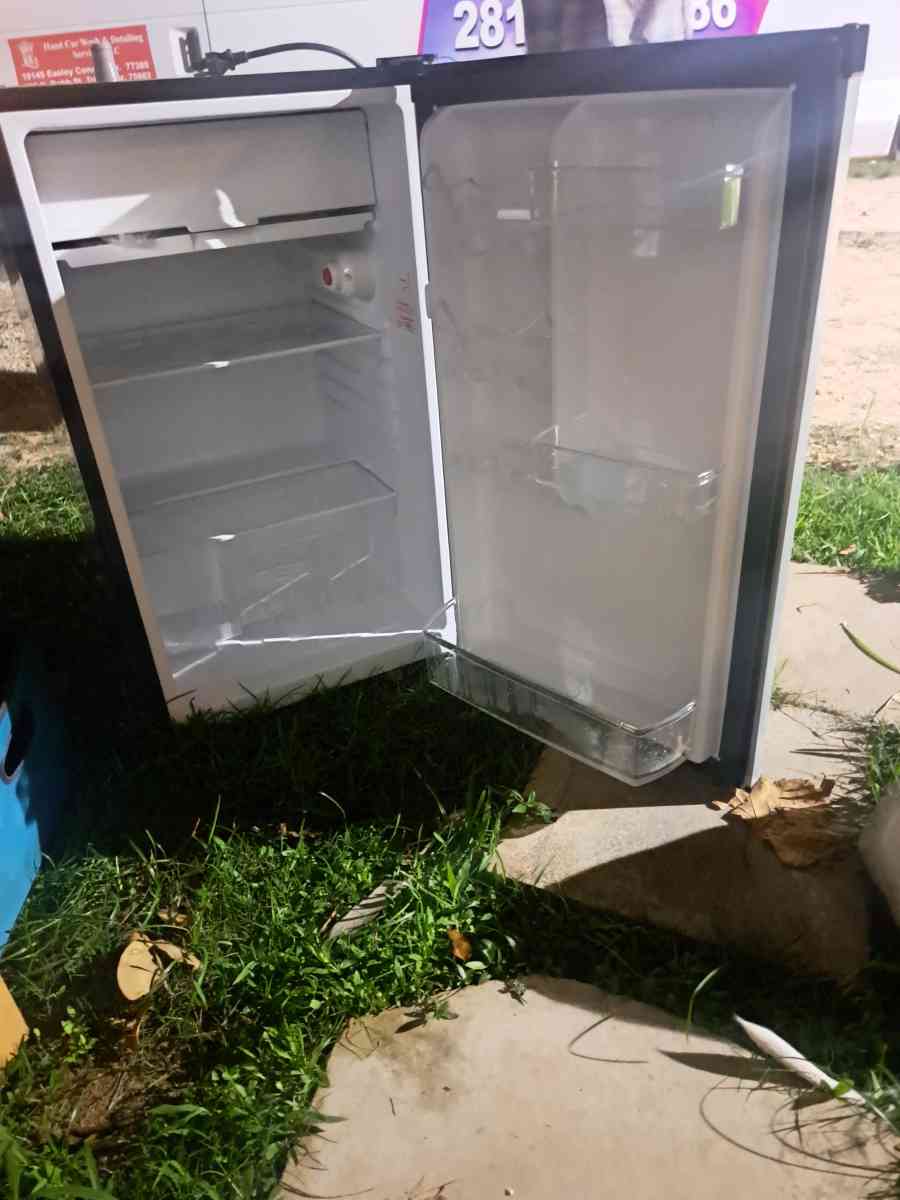 mini fridge  99 dollars or best offer