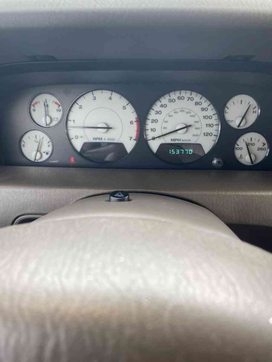 2002  Jeep Grand Cherokee