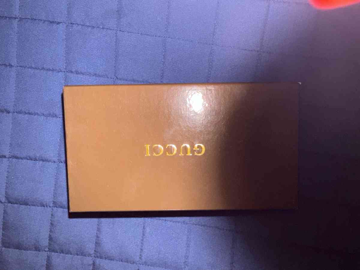 GLASSES NOT AUTHENTICATED