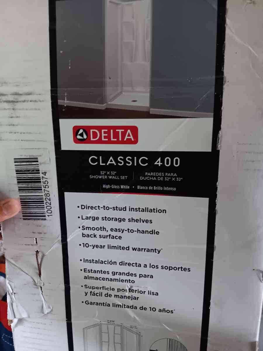 Shower wall with base