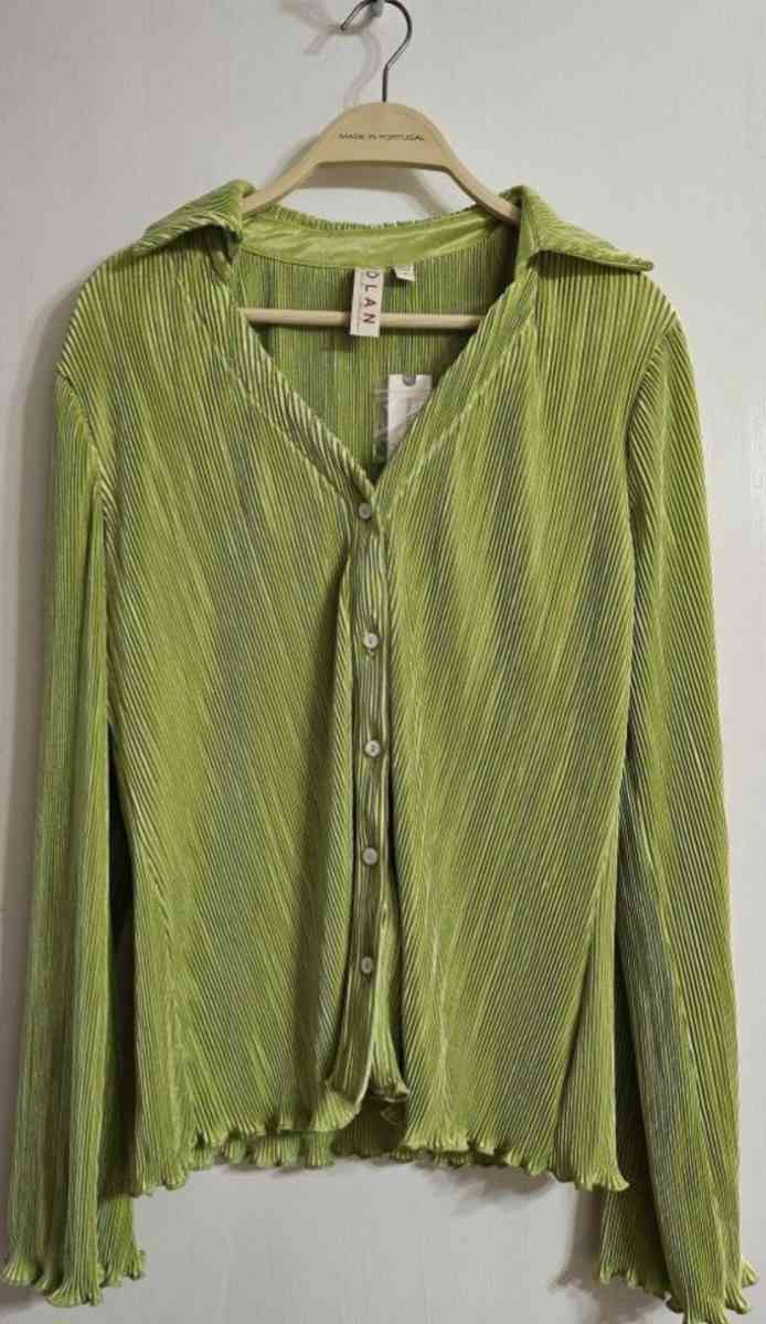 ANTHROPOLOGIE DOLAN GREEN LETTUCE HEM BUTTON BLOUSE