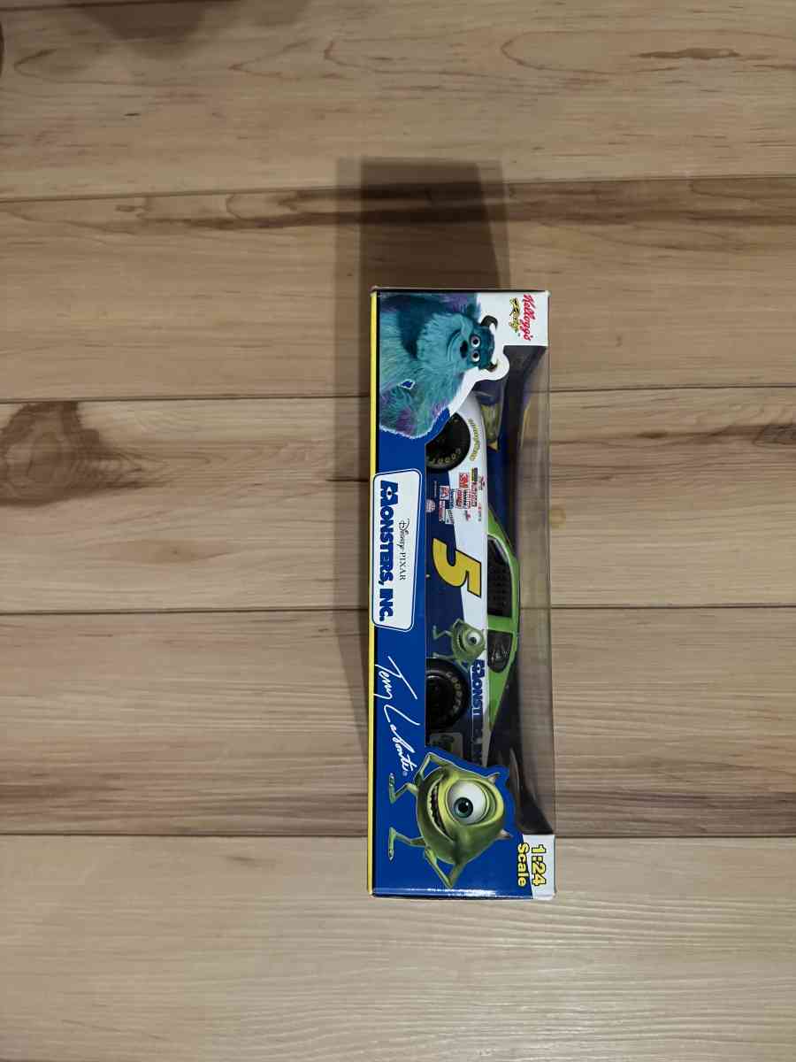 TOY RACING CARS
