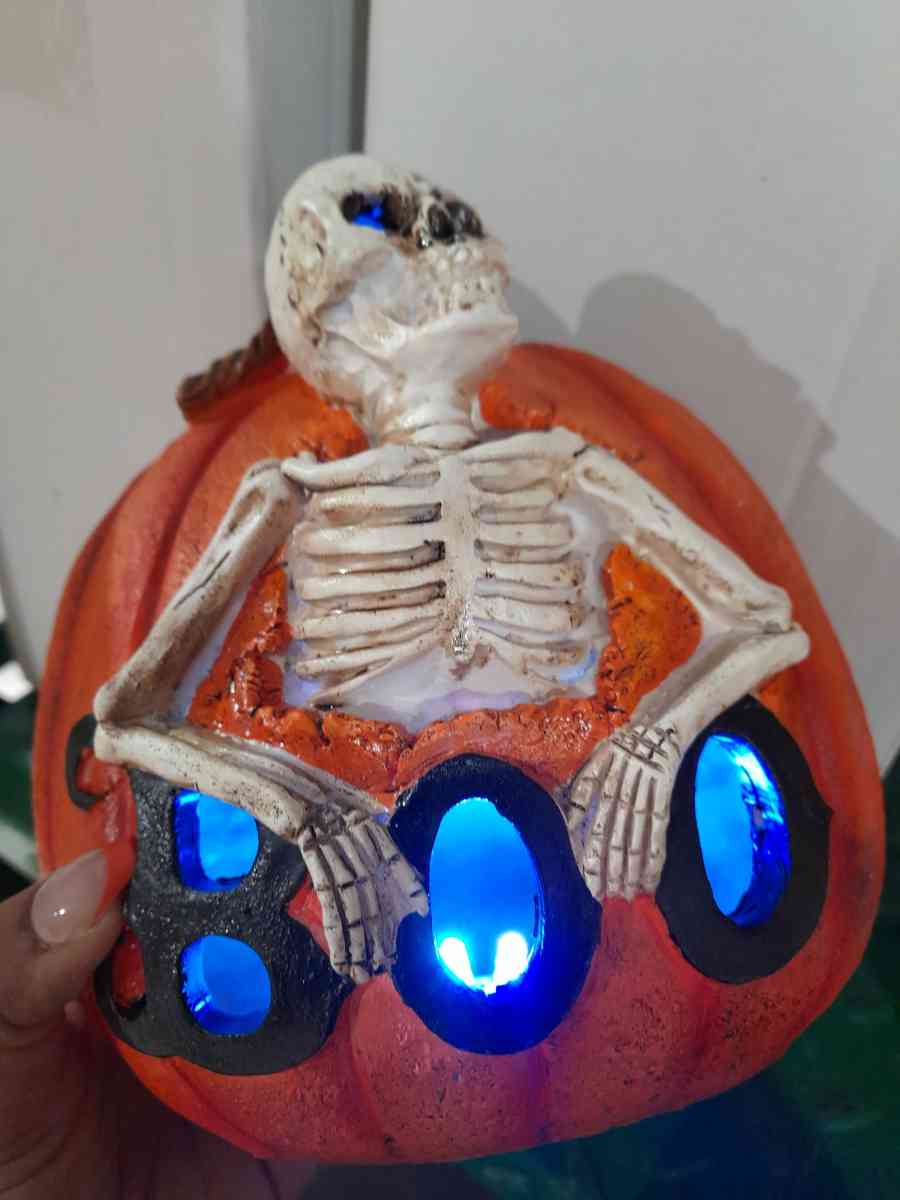 Halloween lighted pumpkin
