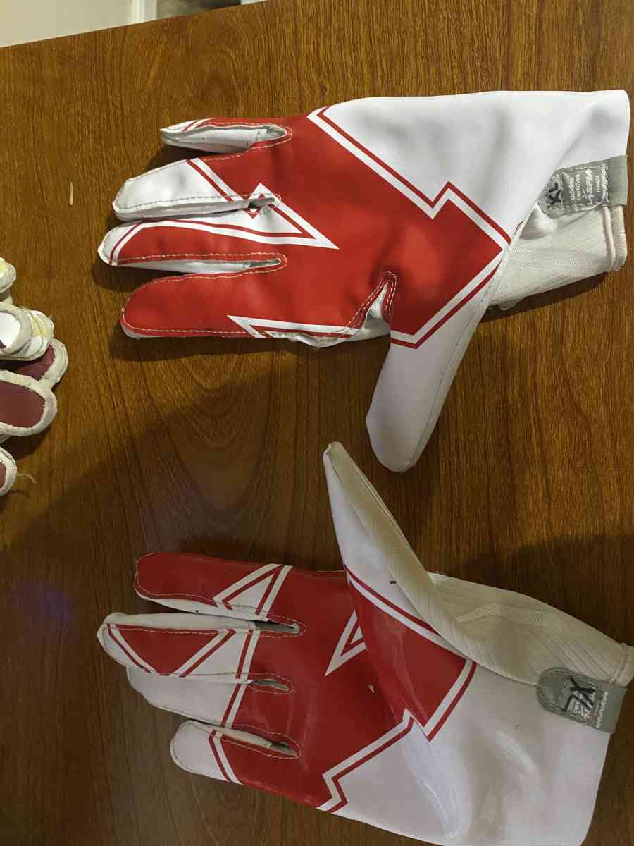 XL game worn Nebraska gloves