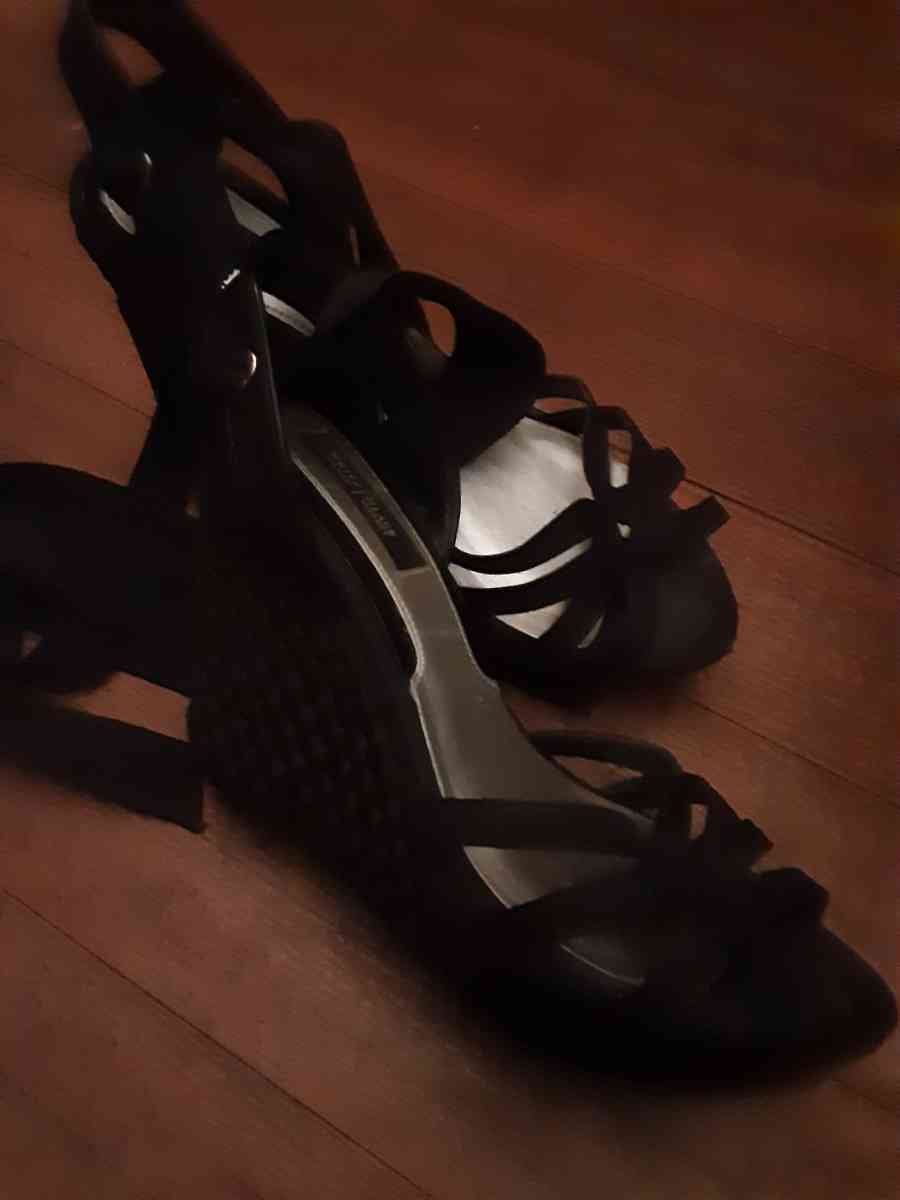 white house black market