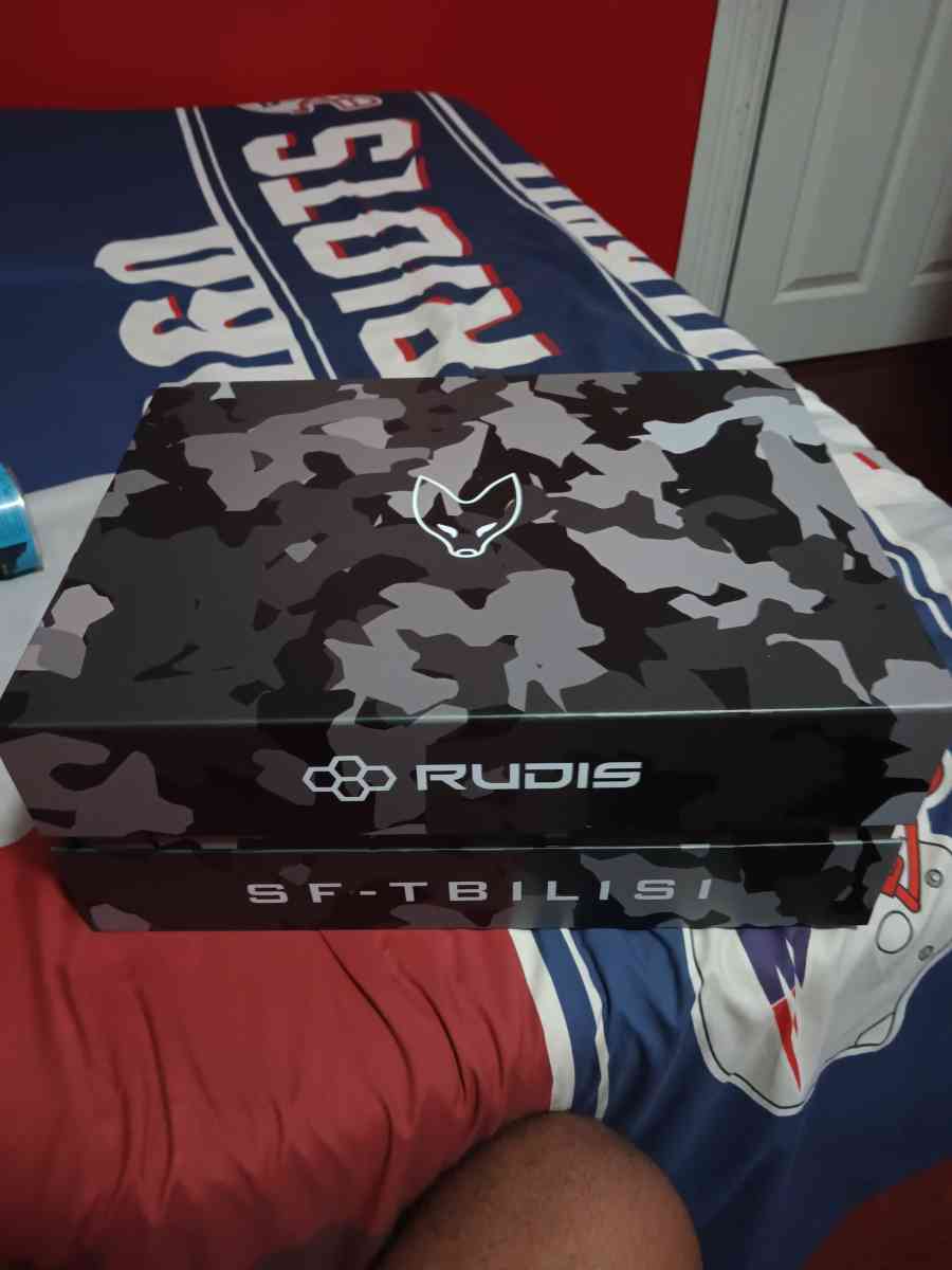 Rudis black and white sf tbilisi