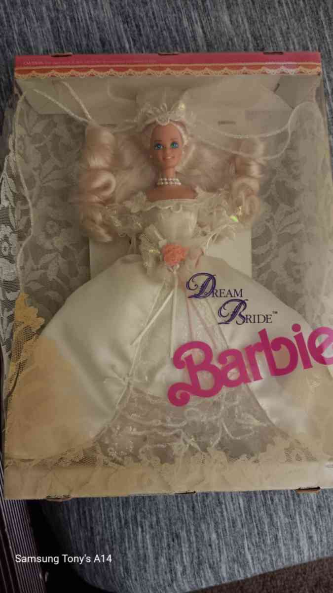 Happy holidays Vintage BARBIE SET have 43 more