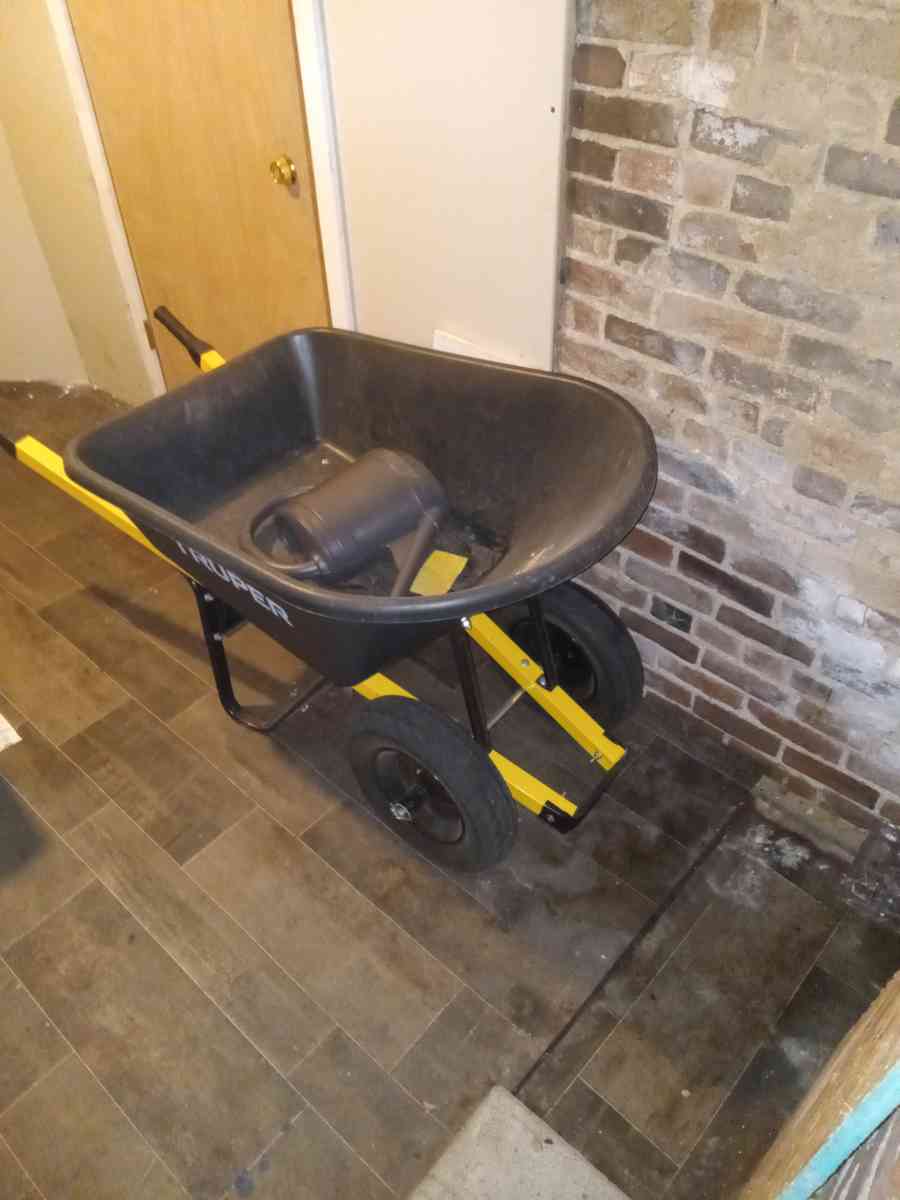 Trumper wheel barrel