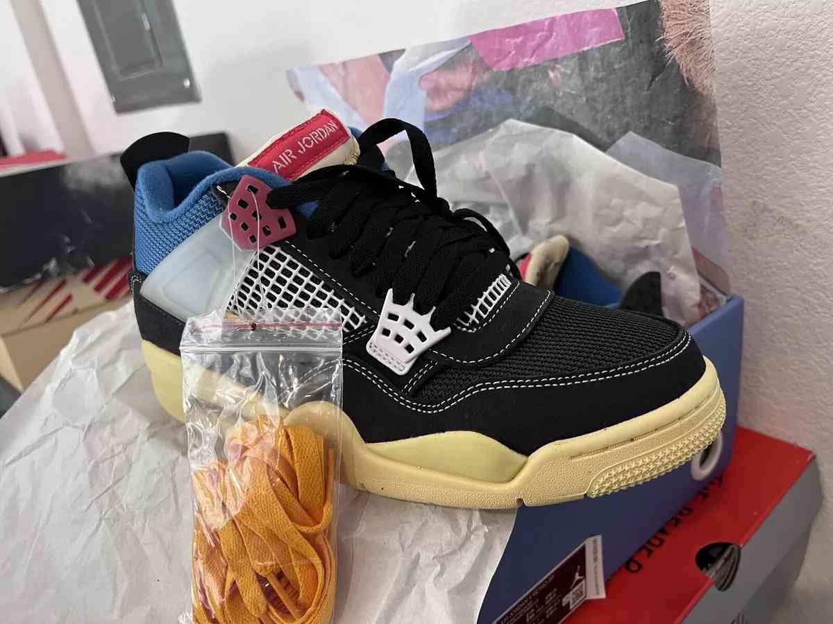 Jordan 4s x Union Off Noir