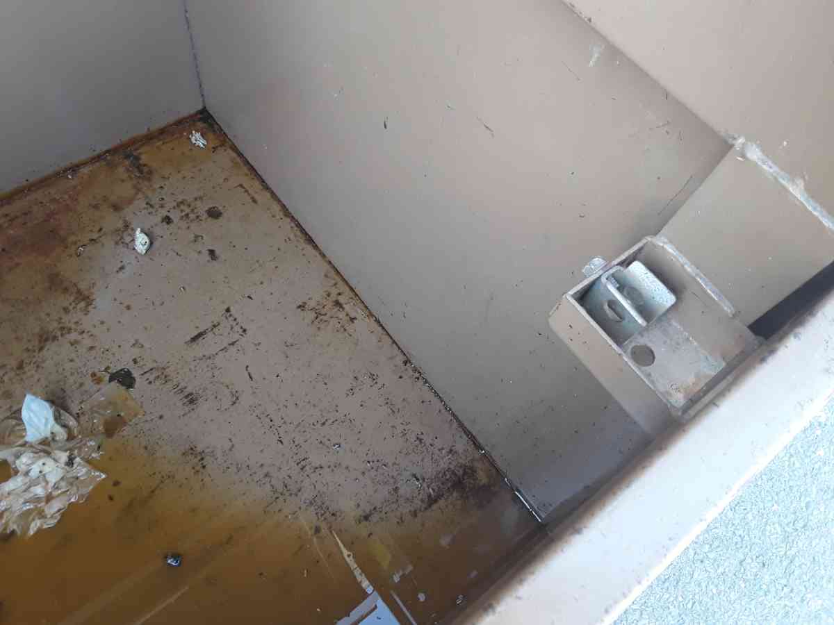 Nice HD Knaack Gang Box and HD Caster Wheels OEM Like New