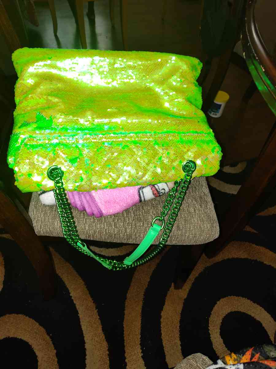 sequin XXL Kensington green made by Kurt Geiger