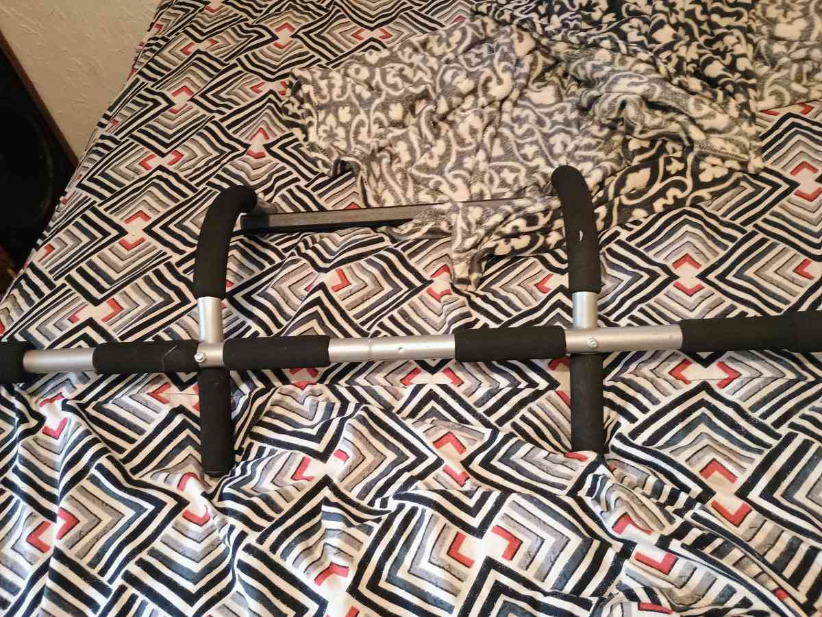 pull up bar like new