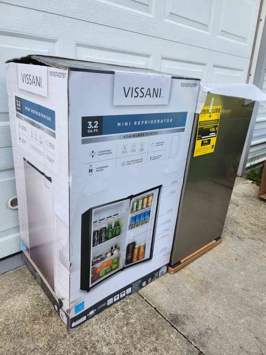 Vissani Mini Fridge
