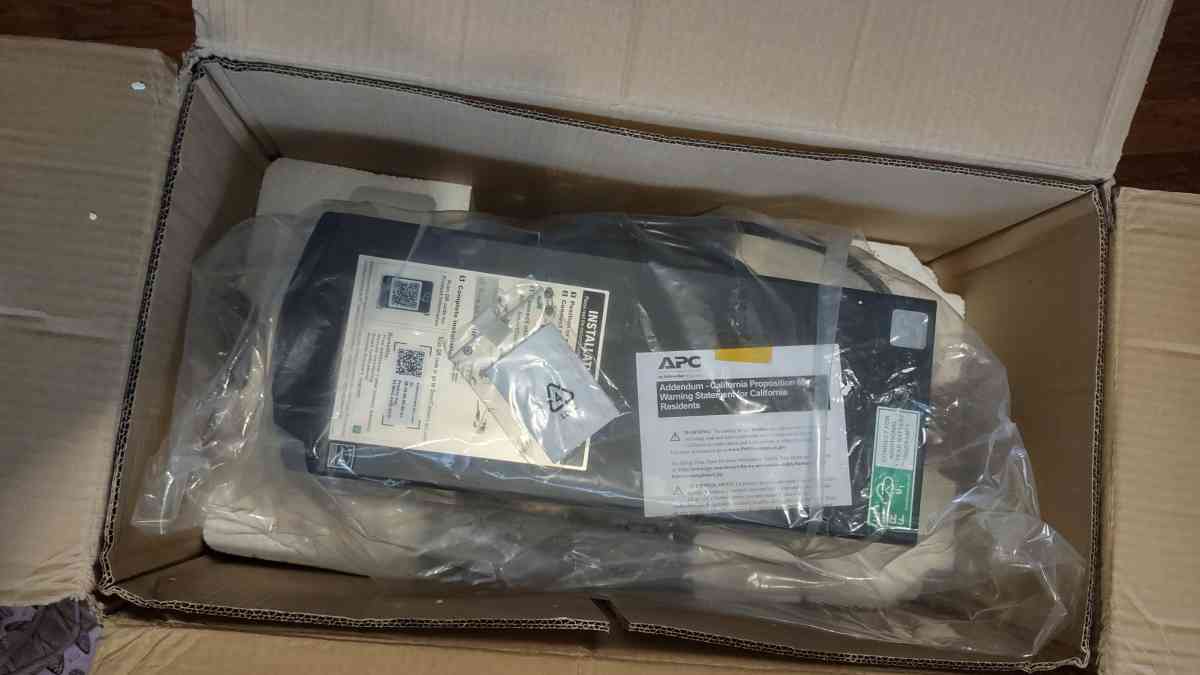 Smart UPS with Smart Connect 1500 VA