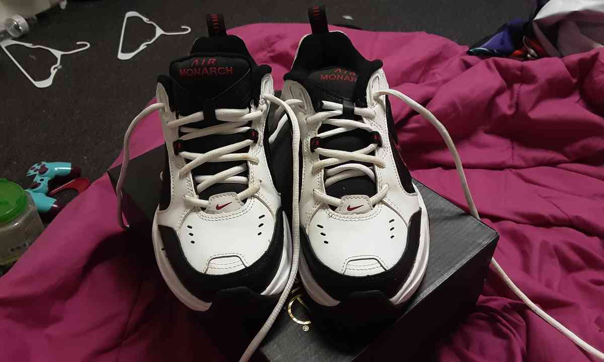 Nike Air Monarch