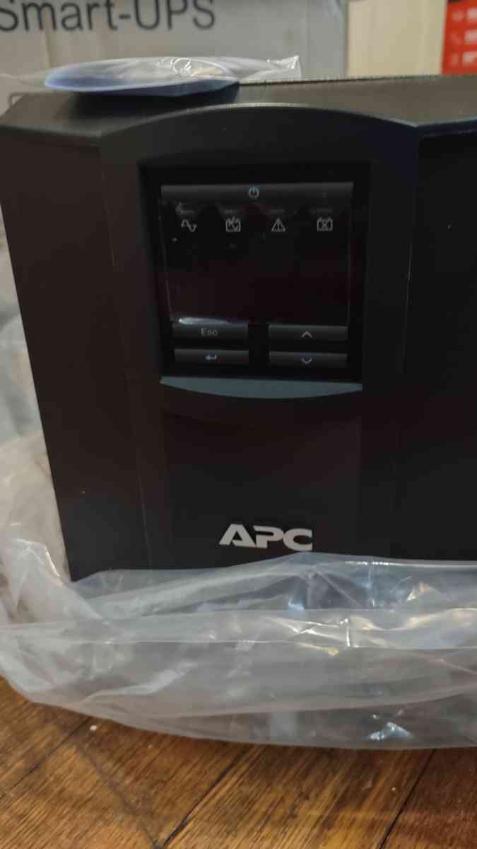 Smart UPS with Smart Connect 1500 VA