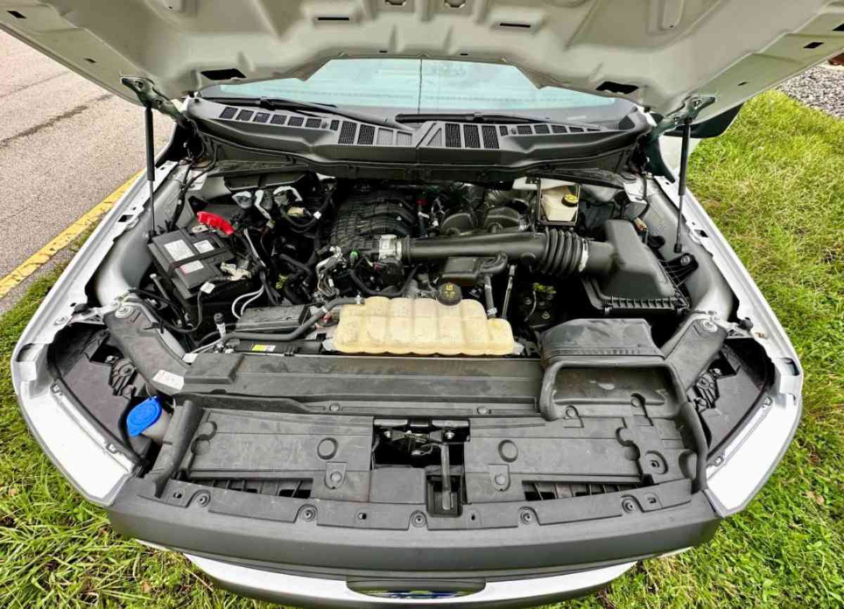 2021 FORD F150 XL  LOW MILES EXCELLENT CONDITION