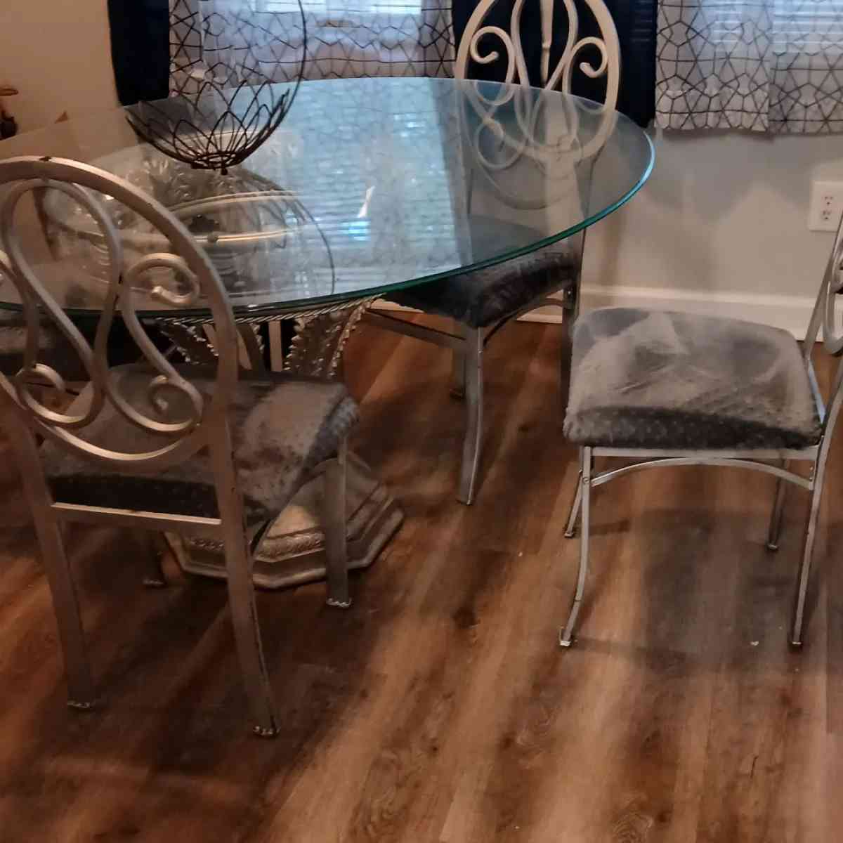 Inhouse and yard sale