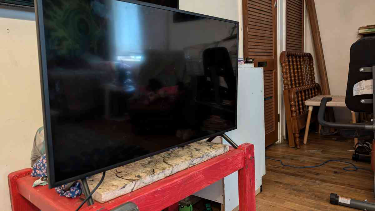 40 inch Samsung Smart TV with remote