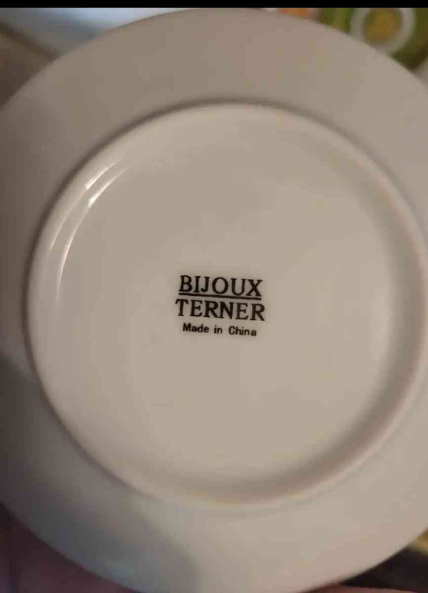 Bijoux Terner set of 3 tea cups with saucers