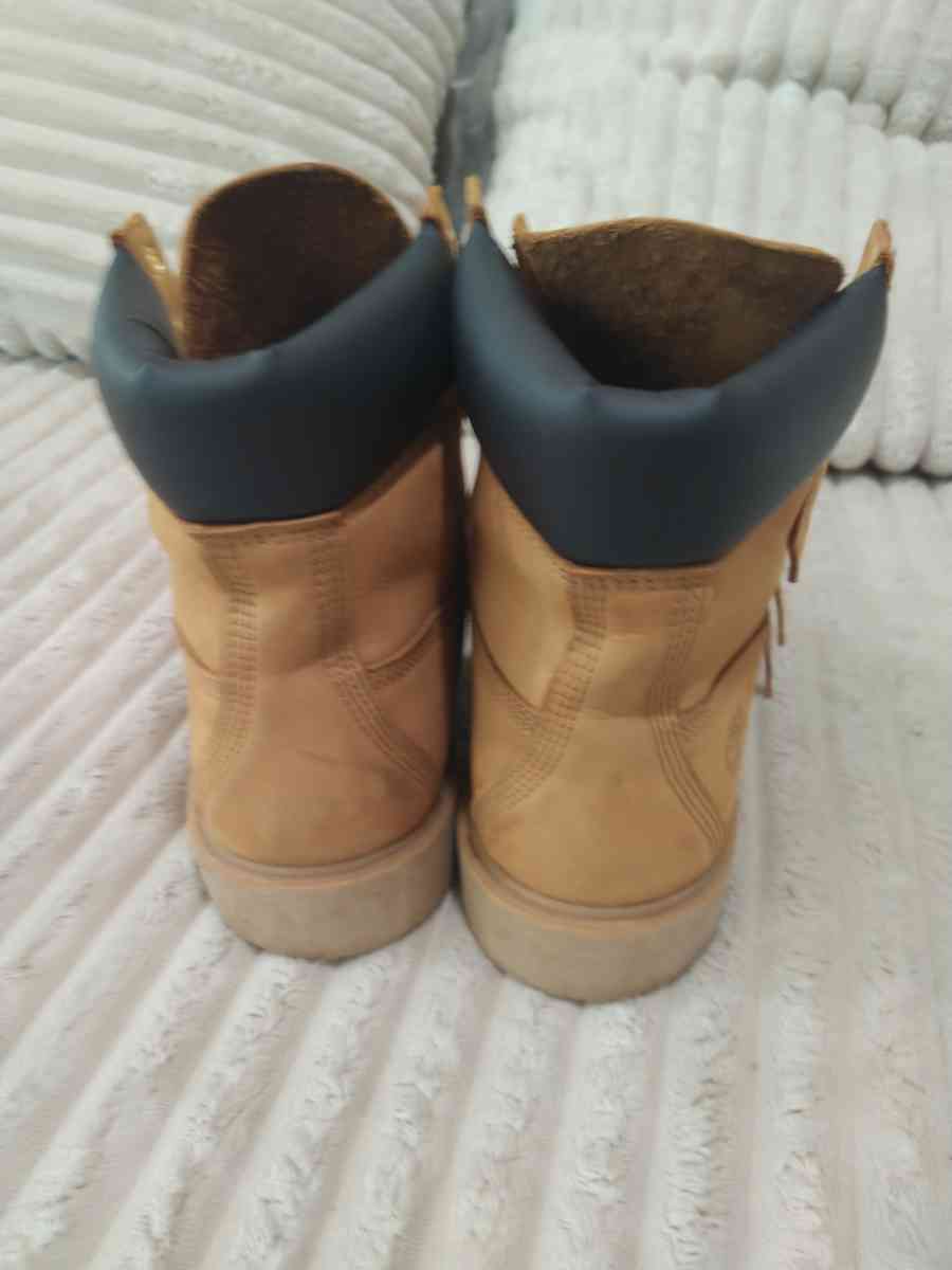Used Timberland Boots mens size 11