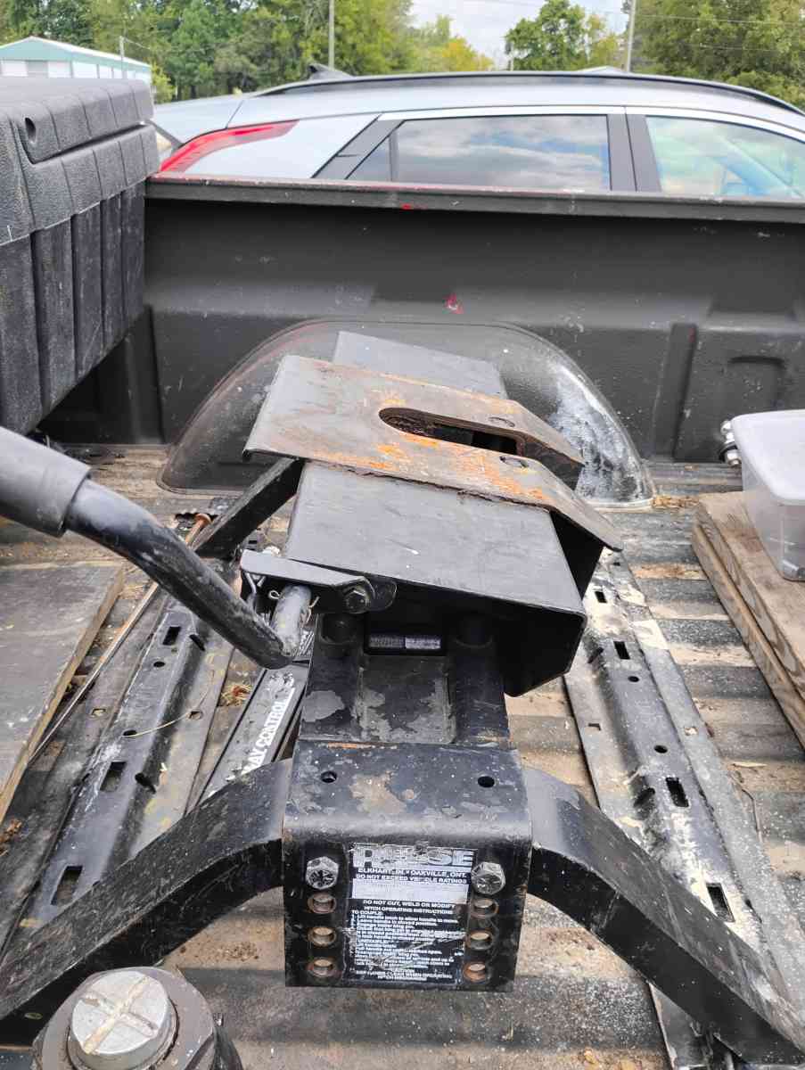 fifth wheel hitch Reese 15k