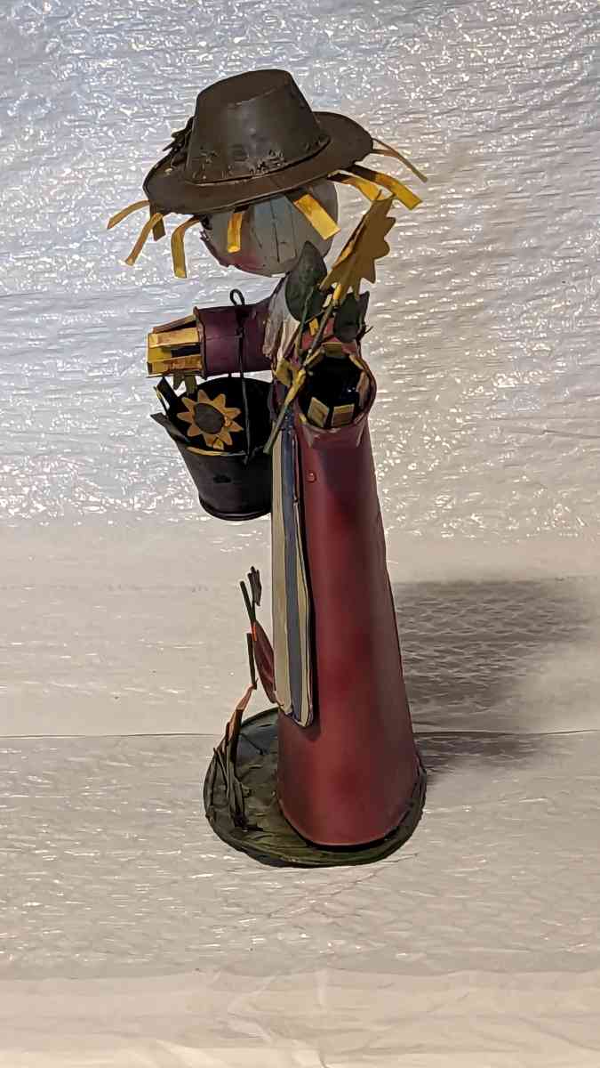 Tin Bobblehead To Scarecrow Girl  with Sunflowers and Pumpki