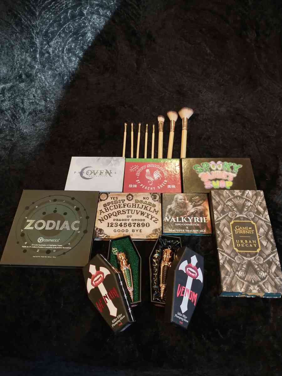 MAKEUP PALETTE BUNDLE