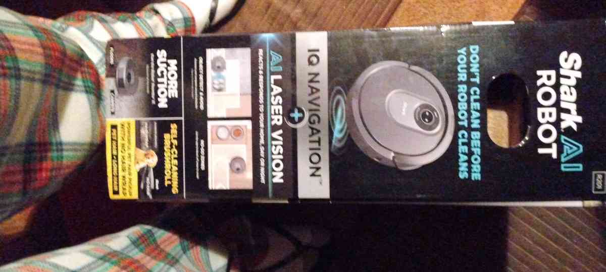 Shark AI Robot Vacuum R2001