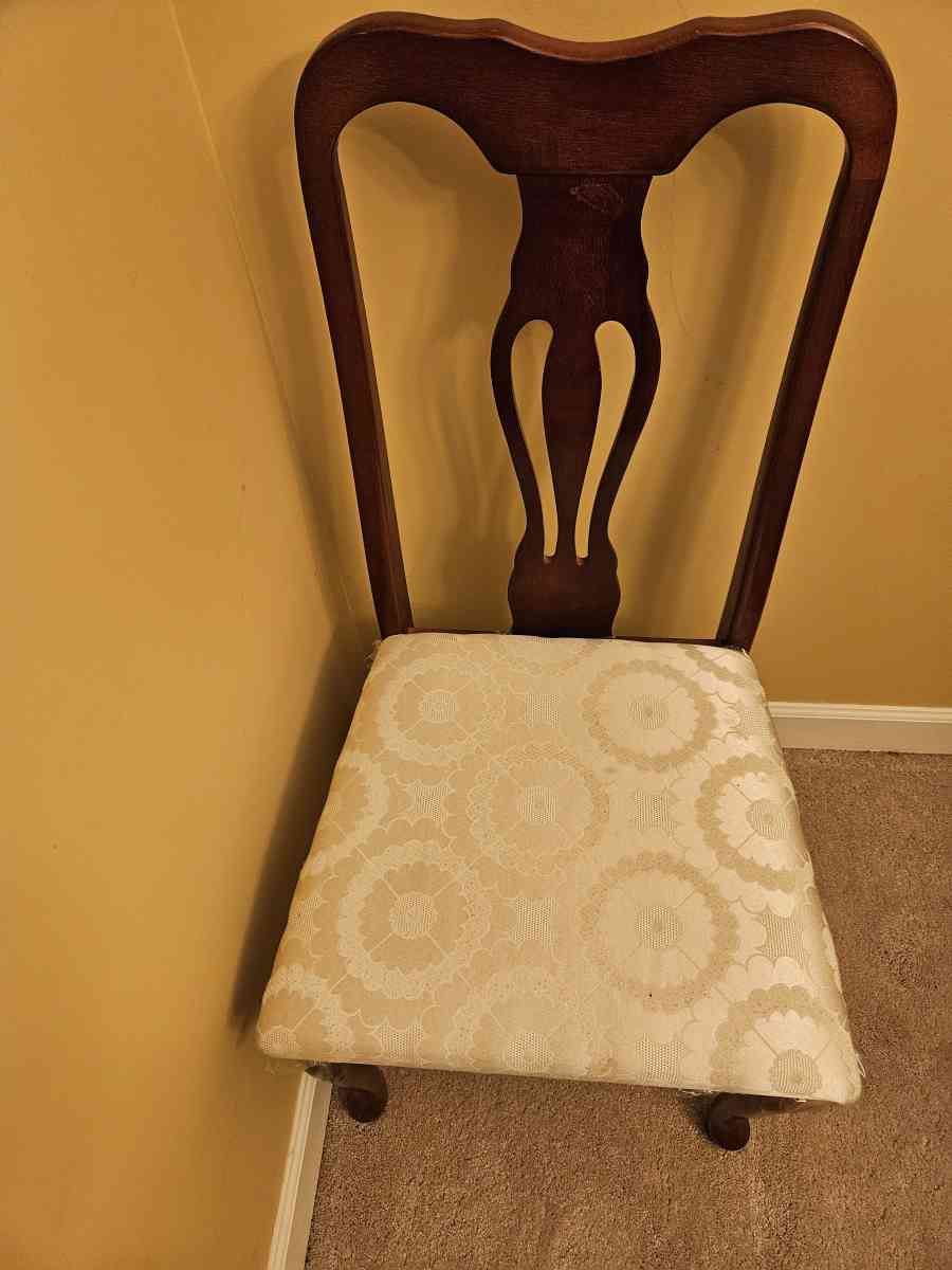 Dinning Room Table and chairs