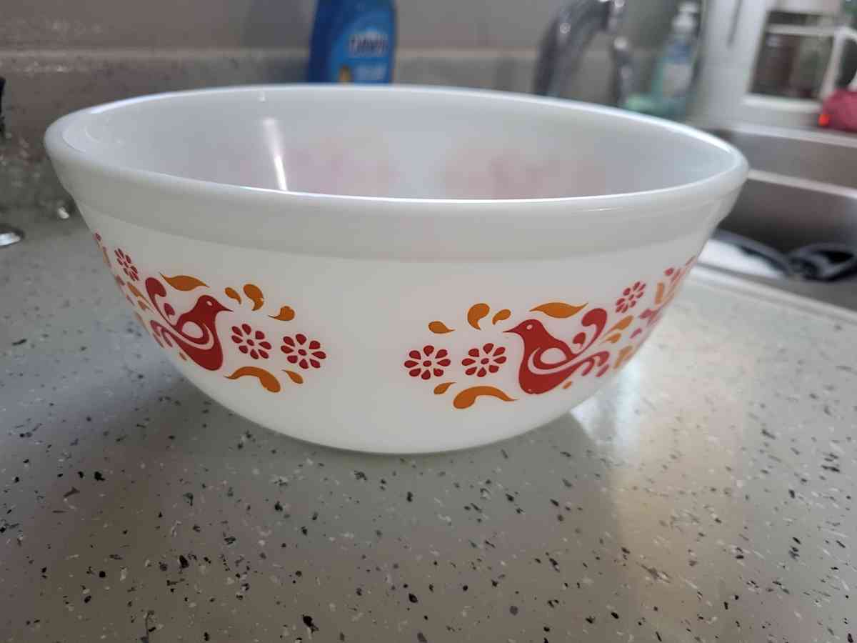 vintage Pyrex friendship mixing bowl 403