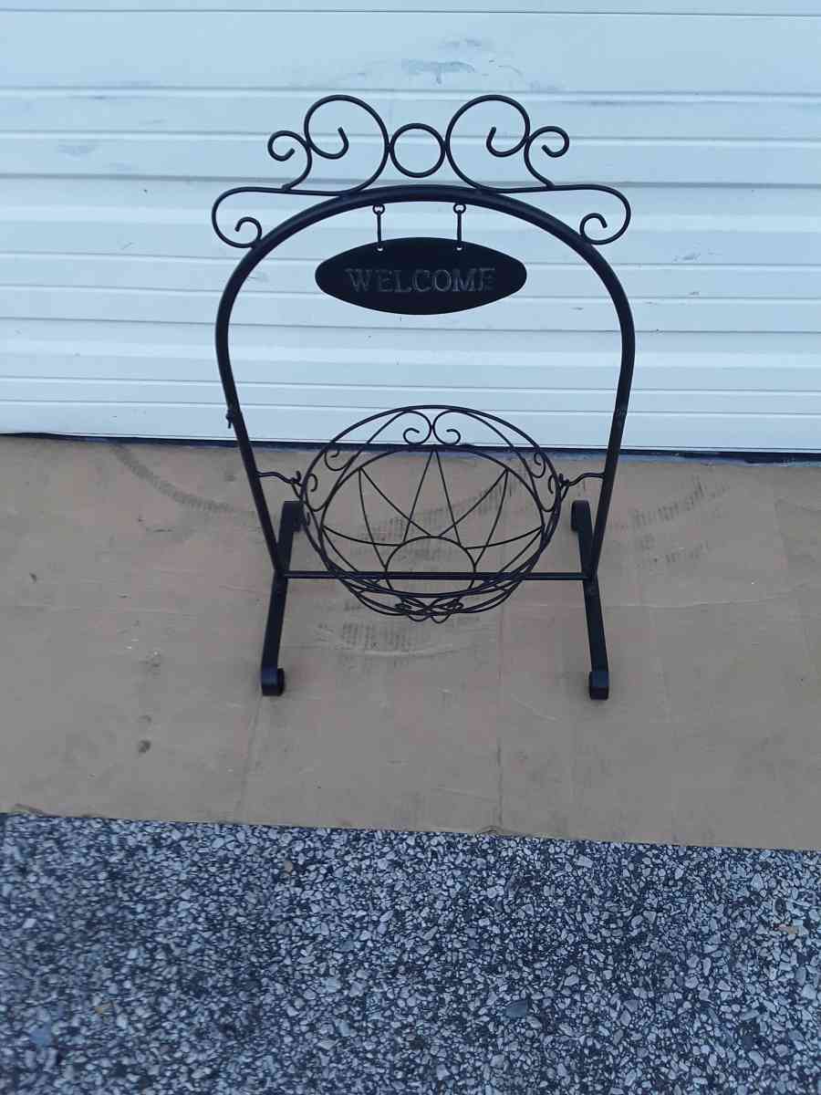 Nice Black Welcome Swing  Planter All Steel Like New