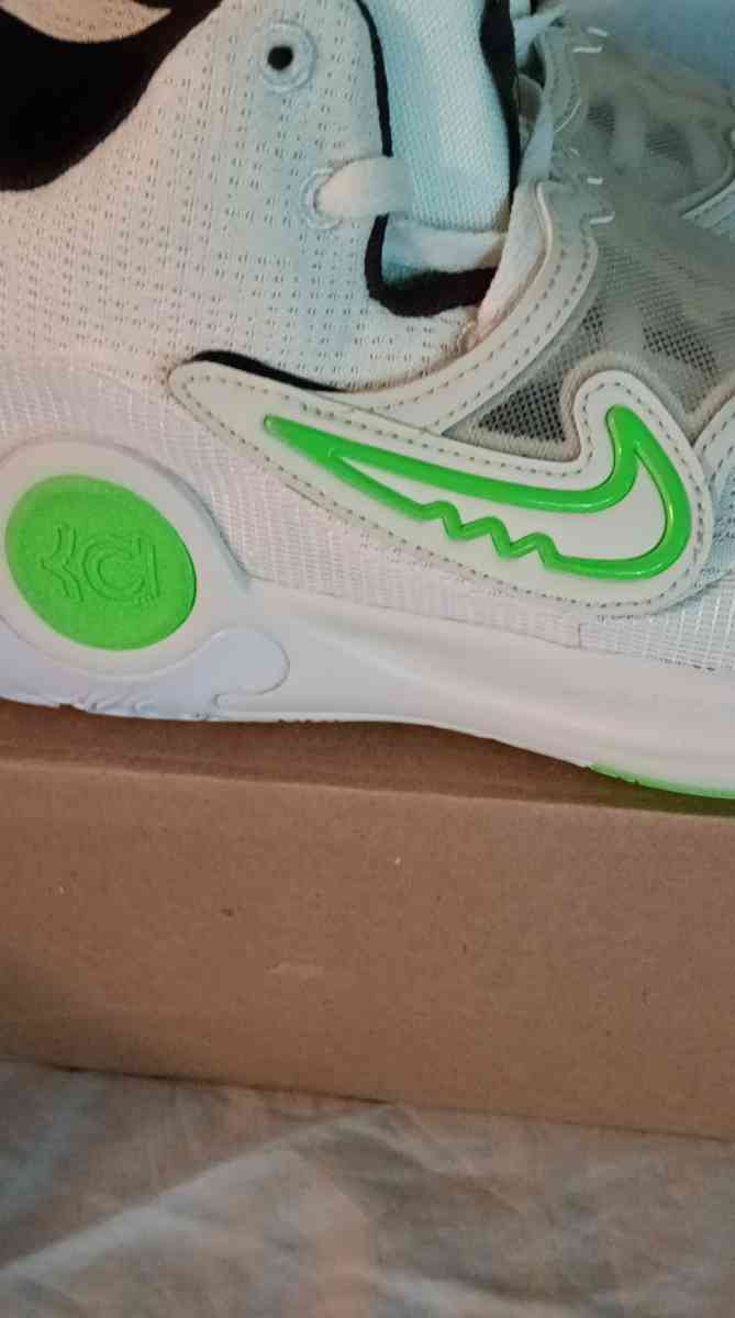 brand new in box size 10