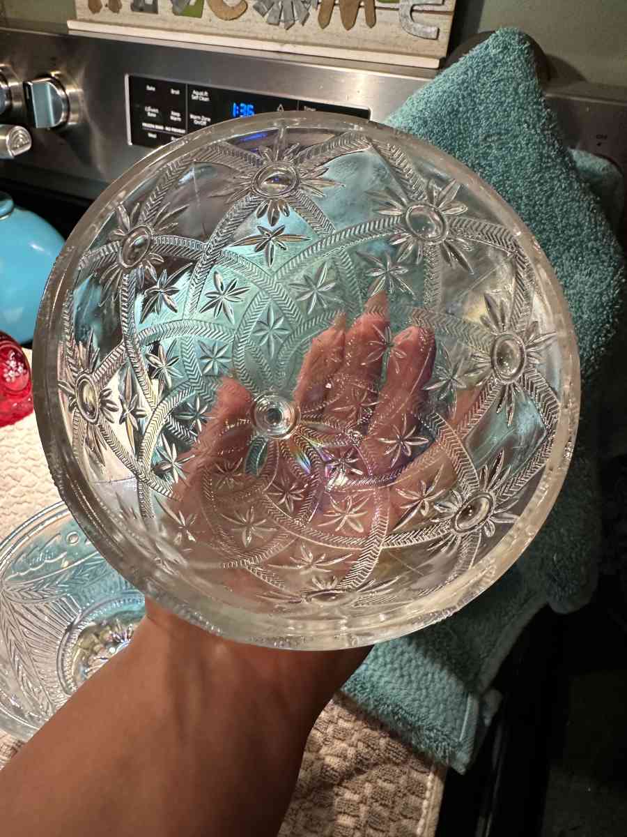 LE Smith glass egg lidded trinket dish